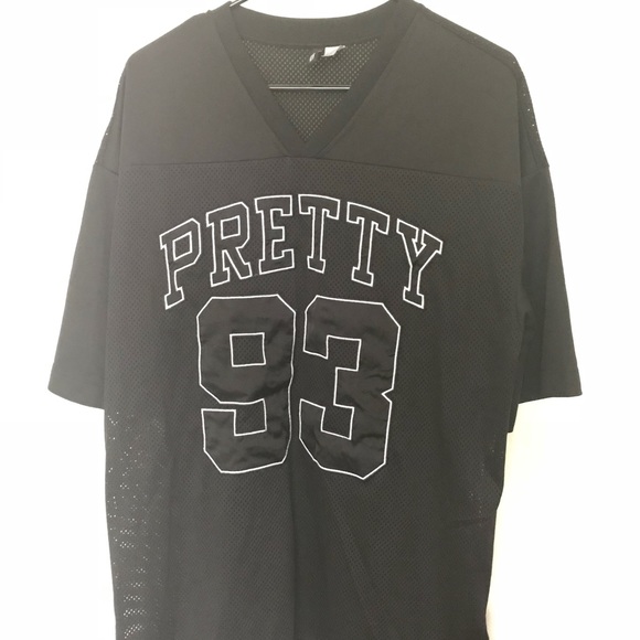 H&M Tops - Pretty Oversized jersey top